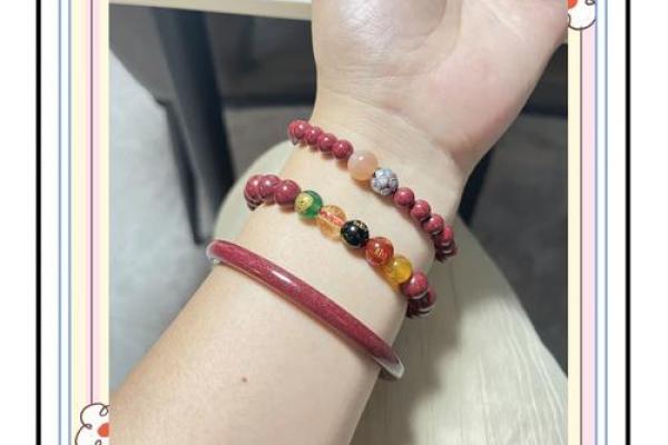 女朱砂戴左手还是右手 女生朱砂戴左手还是右手