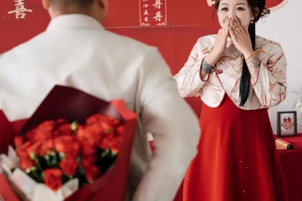 8月订婚和乔迁同一天的双喜日子怎么选