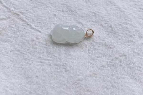 女人带貔貅吊坠的佩戴忌讳 女人带貔貅吊坠好吗