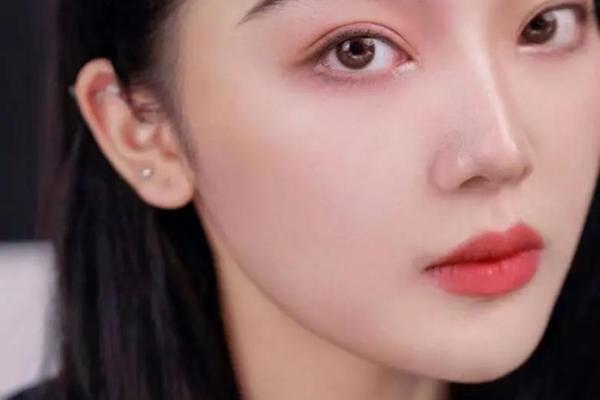 半截眉毛的女人有什么说法 半截眉毛的女人的性格和责任