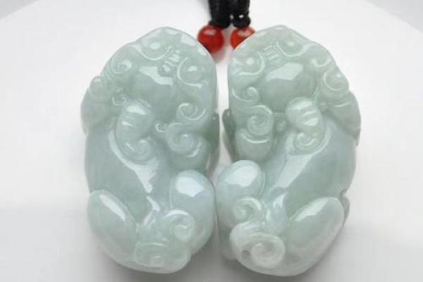 貔貅翡翠吊坠佩戴忌讳 貔貅 翡翠吊坠