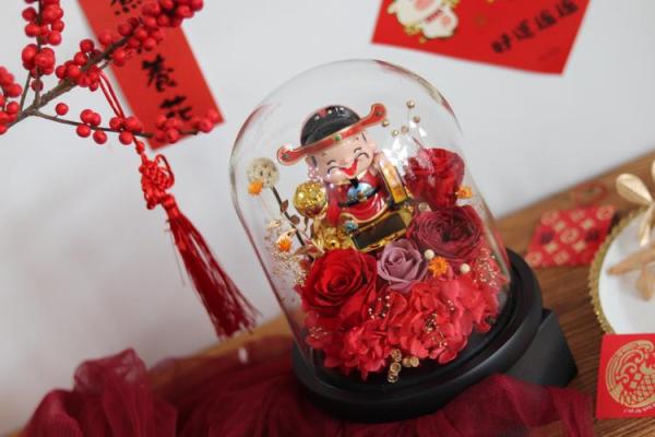 财神爷旁边摆什么花好 财神爷旁边摆什么花好呢
