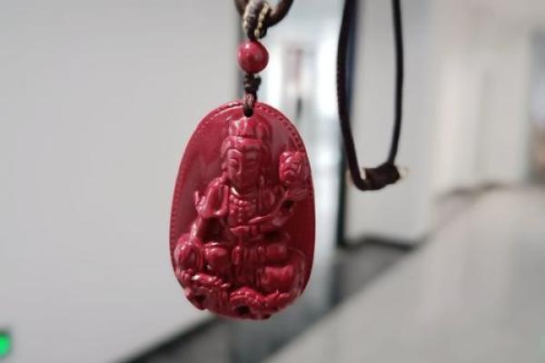 不适合佩戴朱砂的属相 不适合佩戴朱砂的属相如果在犯太岁年佩戴朱砂