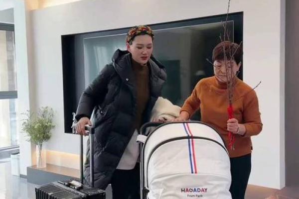 新生儿满月回娘家风俗 新生儿满月回娘家要挑日子吗