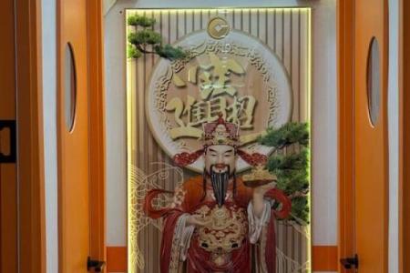 打牌财神方位是面对还是背对 打牌财神今天在什么方位