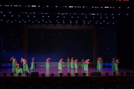 ‌烟火绚丽打一生肖 → 蛇（蛇舞烟花，绚丽夺目）‌