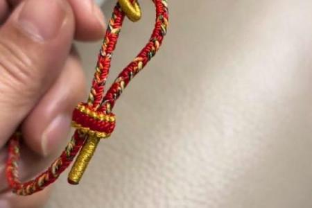 犯太岁红绳戴左手还是右手 犯太岁红绳戴左手还是右手该怎么选择