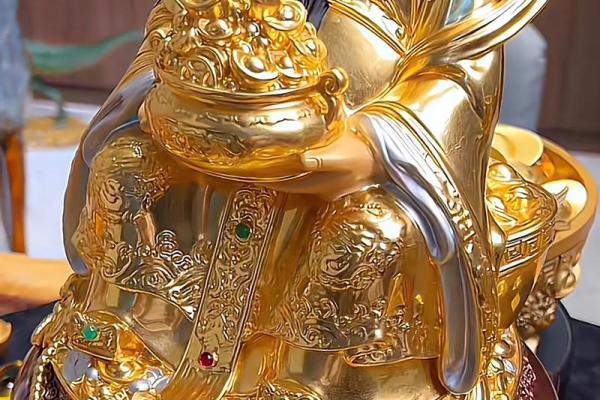 摆件财神爷怎么摆放 财神摆件放哪里好