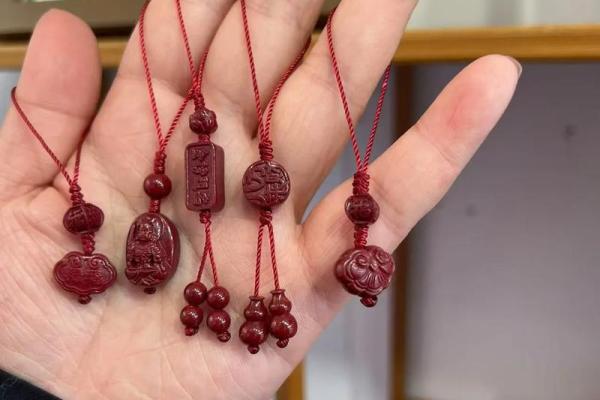 朱砂可以戴在胸前吗 朱砂可以戴在胸前吗