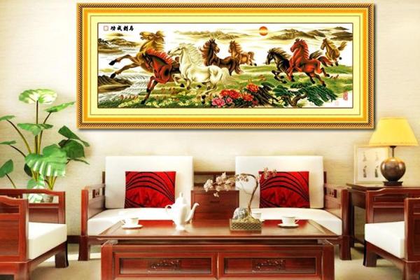 马到成功画挂在家里哪个位置好 马到成功画挂哪个方向