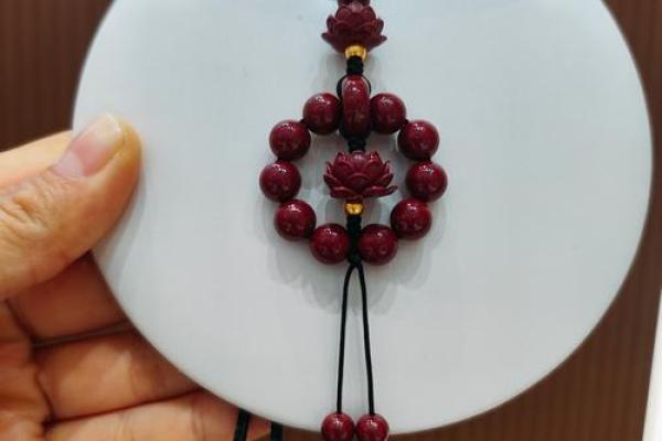 男孩戴朱砂好不好 男孩戴什么朱砂挂件好