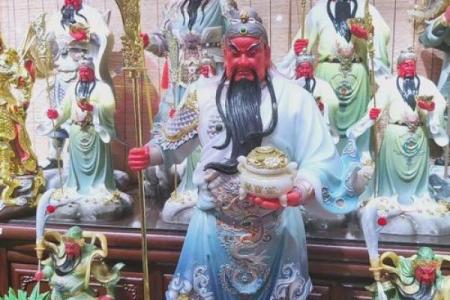 观音和财神正确摆放图 观音和财神正确摆放图 正面