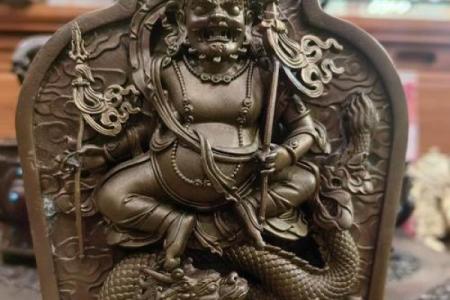 给财神爷供水应放哪边 给财神爷供什么水