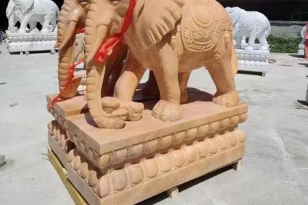 大门口摆放什么石雕好(农村大门口摆放什么石雕好)