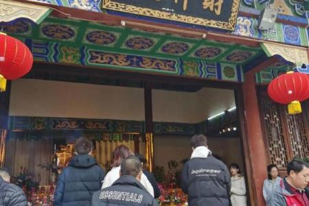 去财神庙拜财神有什么讲究 去财神庙上香要准备什么供品