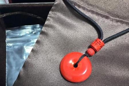 属羊人戴朱砂平安扣可以吗 属羊的戴朱砂好不好