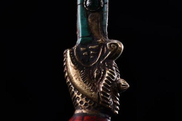 辟邪剑挂在家里什么位置好 辟邪剑挂家里哪个方位