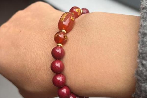 属蛇的能佩戴朱砂吗 属蛇不能戴蛇饰品吗
