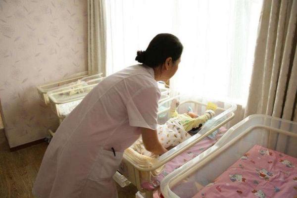 满月宝宝回娘家有什么讲究 宝宝满月回娘家是当天还是第二天