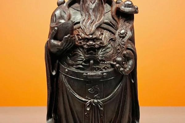 偏财应该供奉哪个财神 偏财神在哪个方位