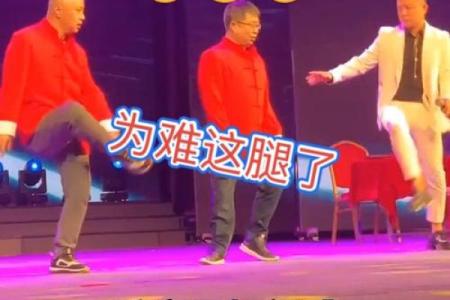 二人转《回娘家》 搞笑视频二人转回娘家