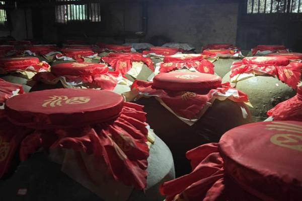 财神爷供酒的正确方法 财神爷供酒的正确方法视频