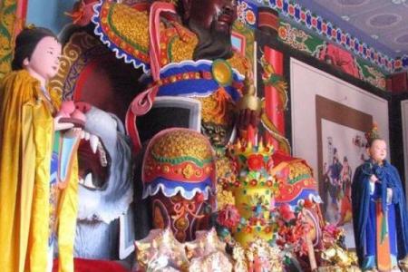 观音泰山奶奶财神摆放图 泰山奶奶和观音在家放在哪里