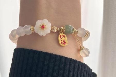 白玛瑙什么生肖不能戴 白玛瑙戴哪只手比较好