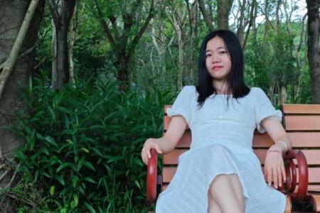 桃腮杏脸通常用来形容哪个生肖的女性最贴切？