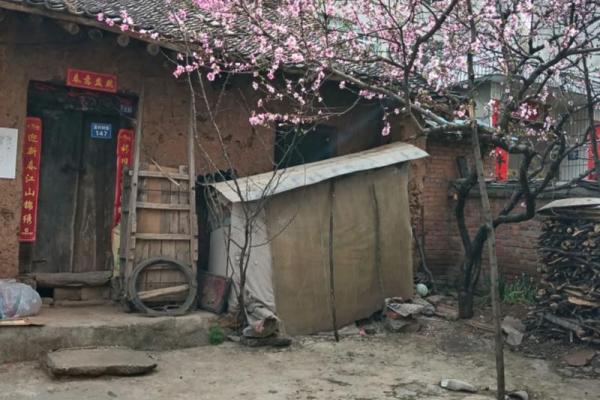 回娘家早上和父亲那个了 回娘家与父亲睡