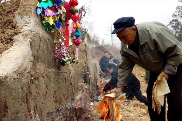 今年什么时间上坟最好(今年哪天上坟)
