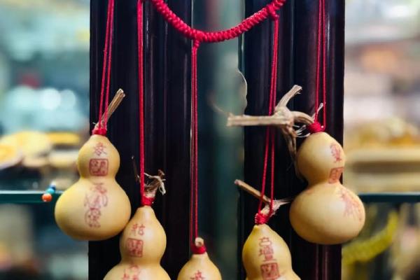 一串葫芦挂在家里什么位置好 一串小葫芦挂在哪里合适