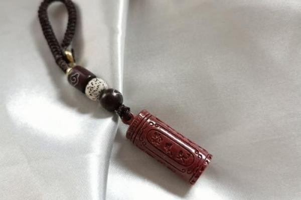 男的戴朱砂好不好 男戴朱砂有什么好处与坏处