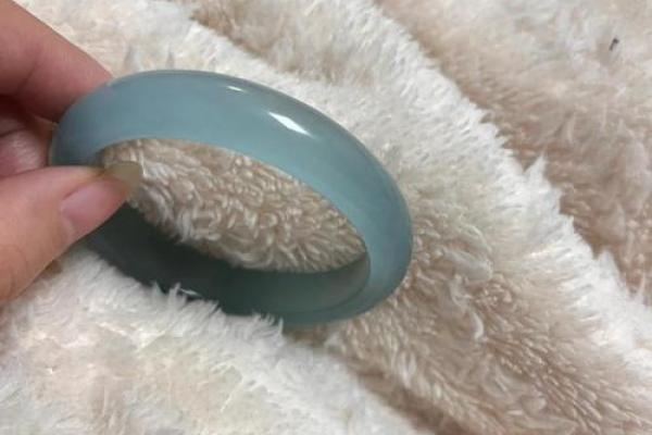石英岩玉最忌三种属相 石英岩玉对身体好不好
