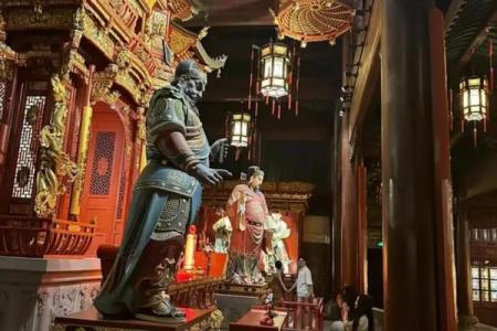 财神爷与三清摆放位置 财神爷可以和三清摆一起吗