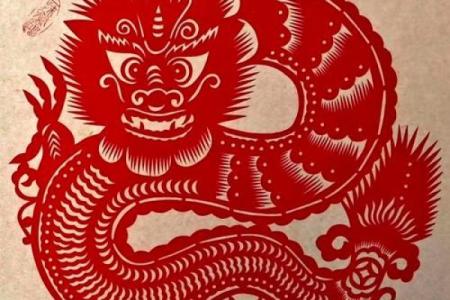 ‌眼花缭乱打一最佳生肖 → 龙（龙舞纷飞，眼花缭乱）‌