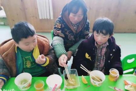 ‌一家亲指什么生肖 → 猪‌（豕崽绕膝，合家团圆）