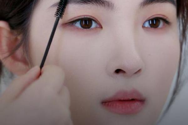眉毛有什么说法 女人没有眉毛有什么说法