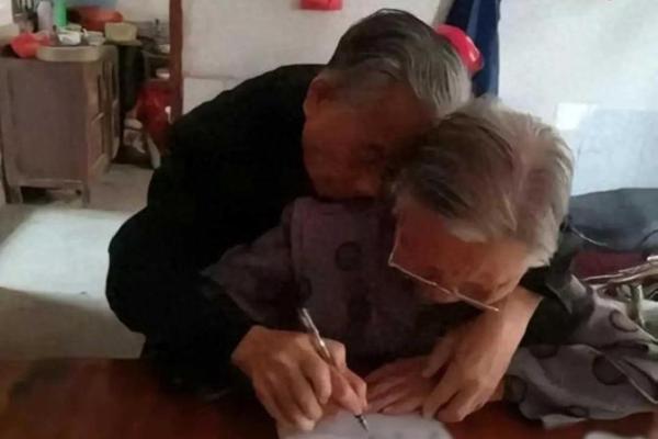 60岁的夫妻还有夫妻关系吗 60岁的夫妻还能同床吗