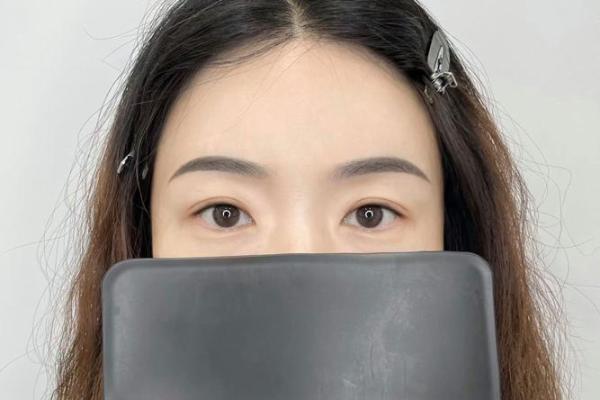 眉中一道纹是什么说法 眉中间有一条纹