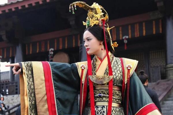 嬴政和芈月是什么关系？从历史角度解析他们的血缘联系