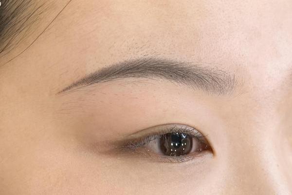 女人眉毛宽有什么说法 女人眉毛宽有什么说法吗图片
