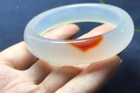 锦鲤手镯寓意 锦鲤翡翠手镯